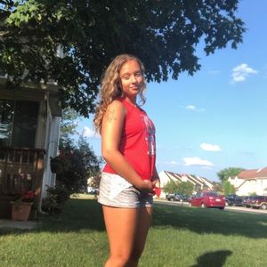 Meet your Posher, Ava